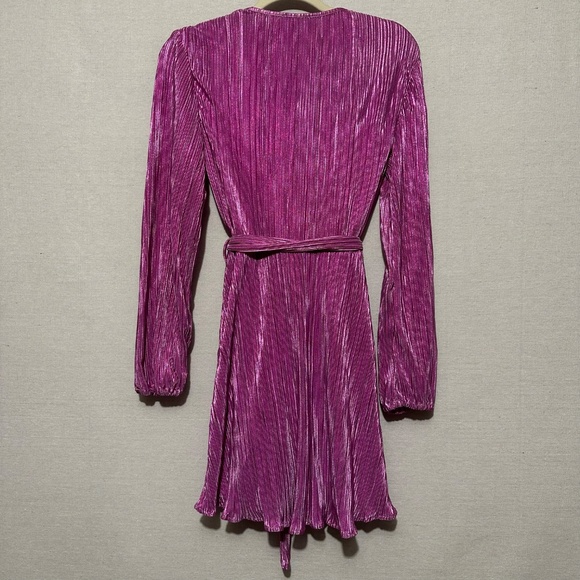 NWT Bardot Bellissa Pleat Dress - size 6 - Picture 5 of 8